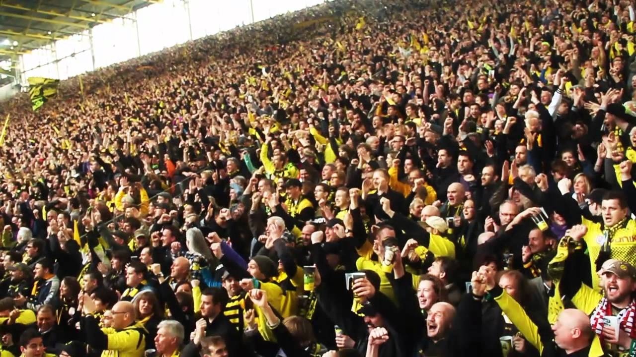 Norbert Dickel - Borussia, schenk' uns die Schale - komplettes Video background