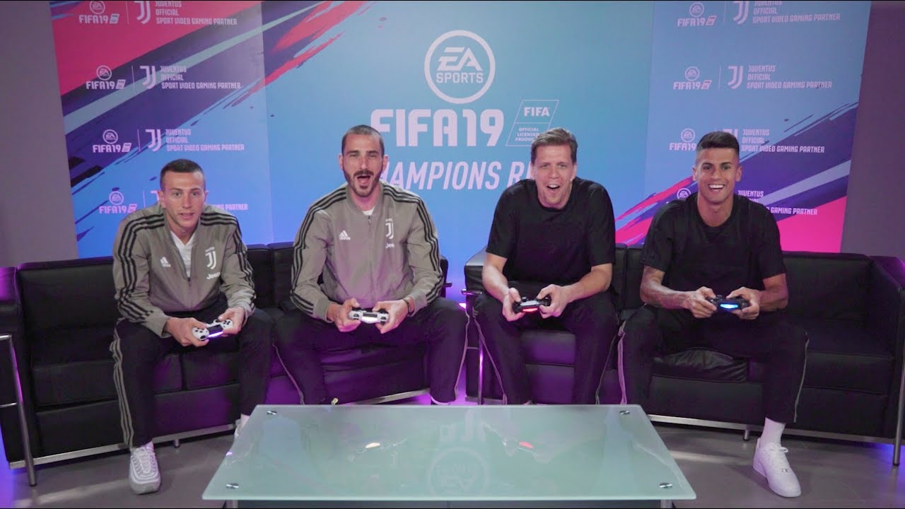 FIFA 19 World Tour - Juventus FC Player Tournament – ft . Bonucci, Szczęsny, Bernadeschi, Cancelo background