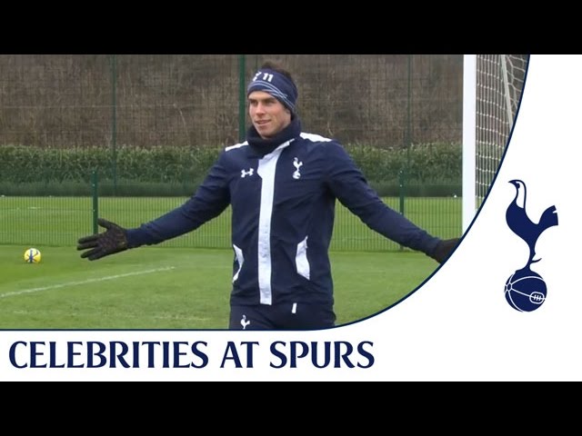 Gareth Bale vs Jonathan Trott | Freekick Challenge background