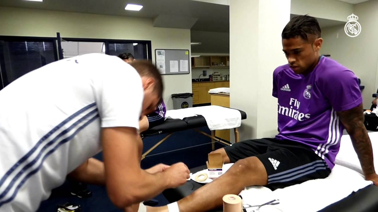 Here's how Mariano straps up his ankles before scoring goals like the one at Michigan background