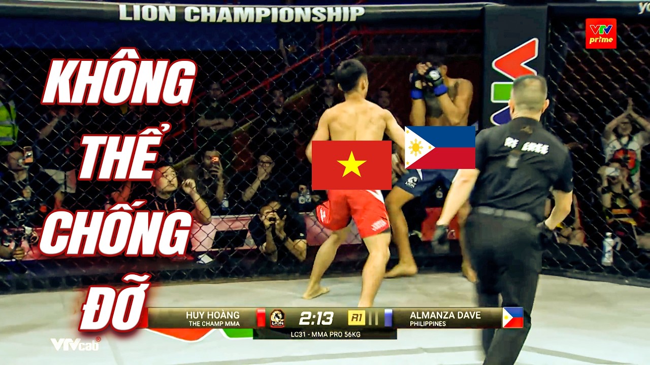 Võ sĩ Phi chỉ còn biết ÔM MẶT trước những pha ra đòn ấn tượng của Huy Hoàng