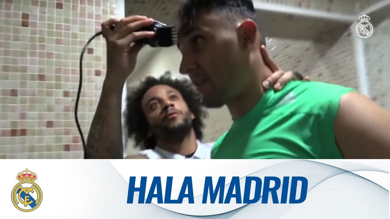 ЁЯТИЁЯПеЁЯСП Marcelo shaves Keylor Navas' head!