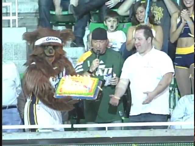 Happy Birthday from the Bear background