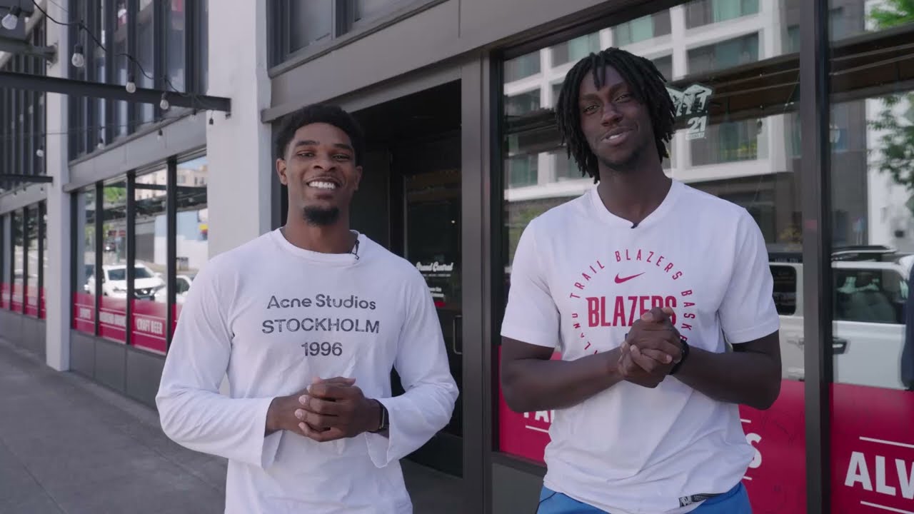 Bowling with Scoot Henderson and Sidy Cissoko | Portland Trail Blazers background