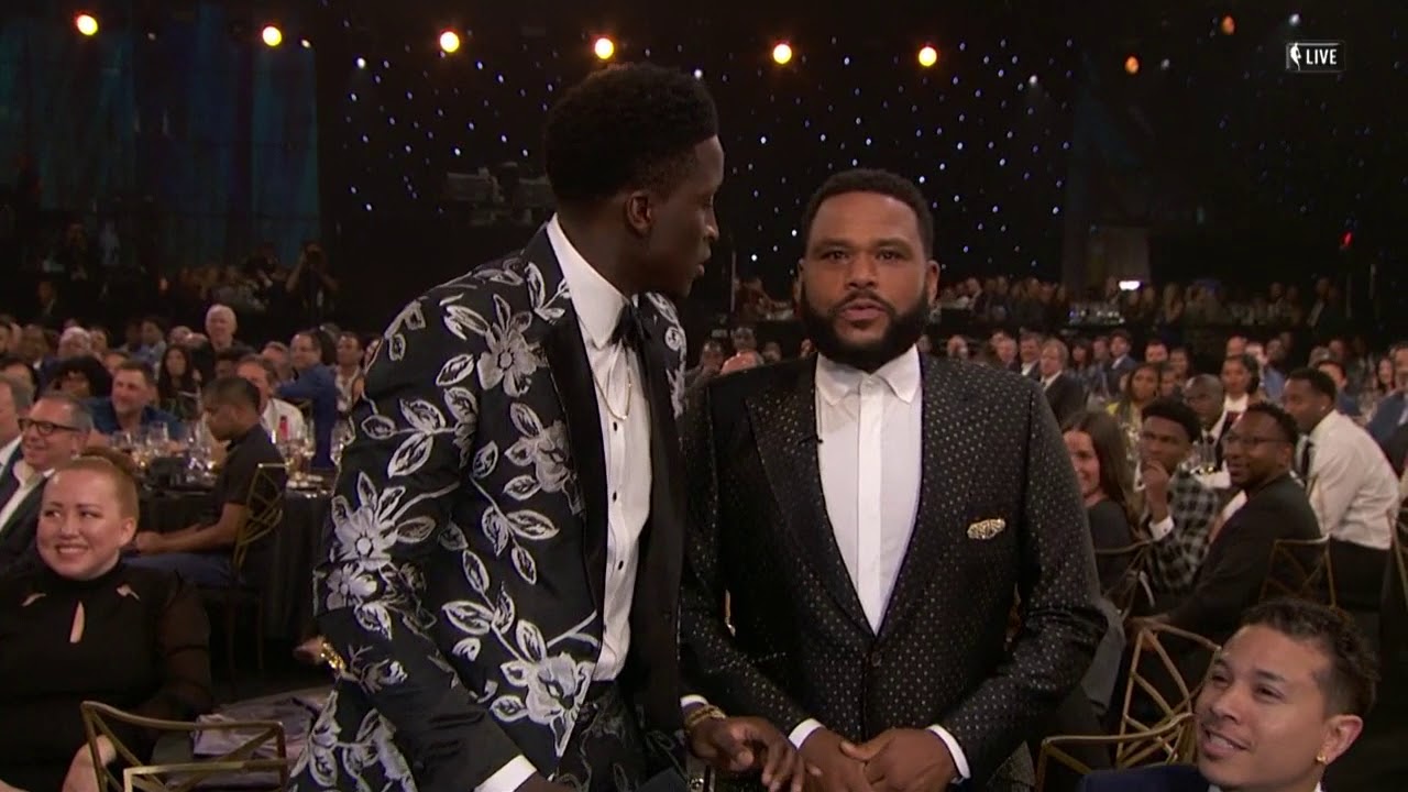 Victor Oladipo Sings During 2018 NBA Awards background