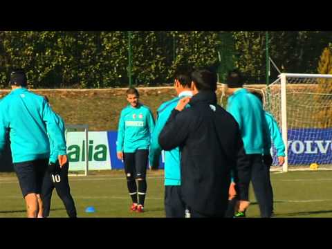 Training at Appiano Gentile | Inter 2010/11 background