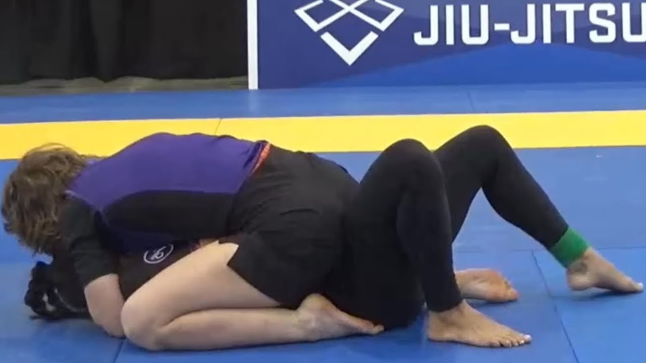 Justice loses bjj nogi match on the ground