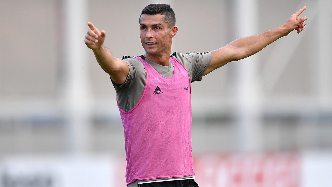 Hard yards and Crossbar Challenge for Juventus internationals! background