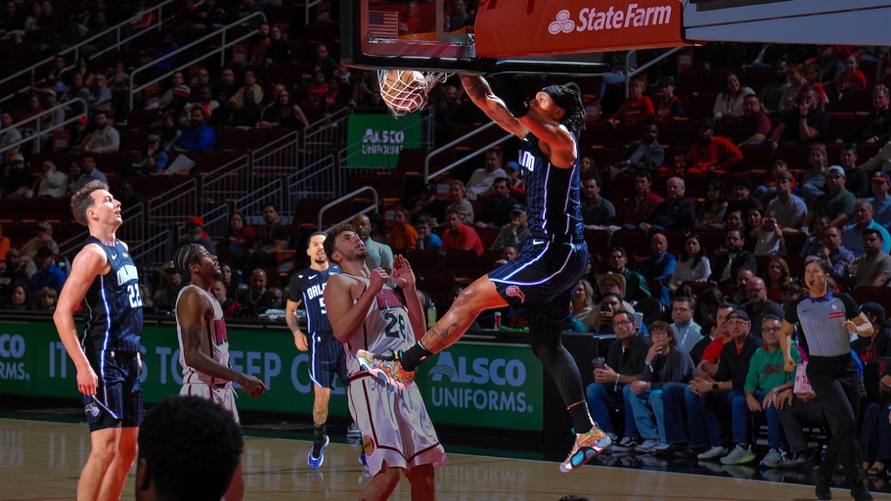 "Way up high to Paolo Banchero!" | Top 10 plays of March Presented By Starry background