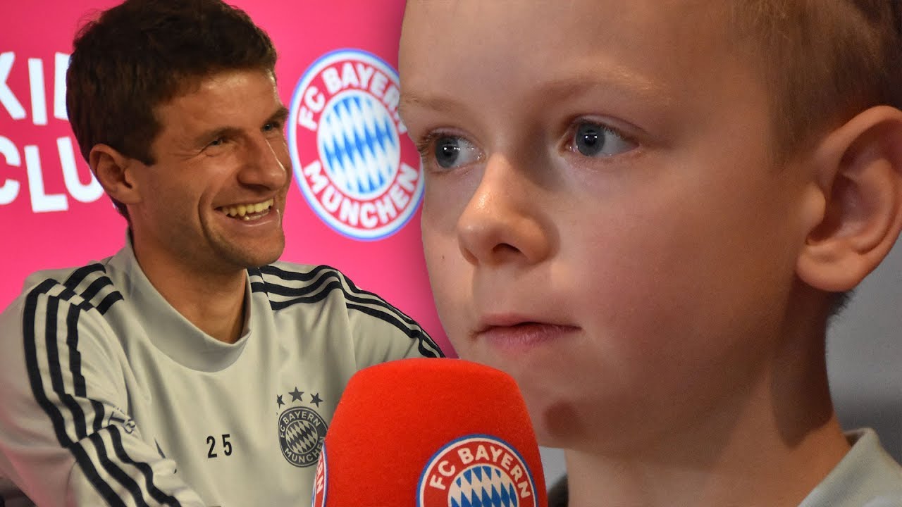 How many goals did you score in the U11 team? Thomas Müller answers kids questions background