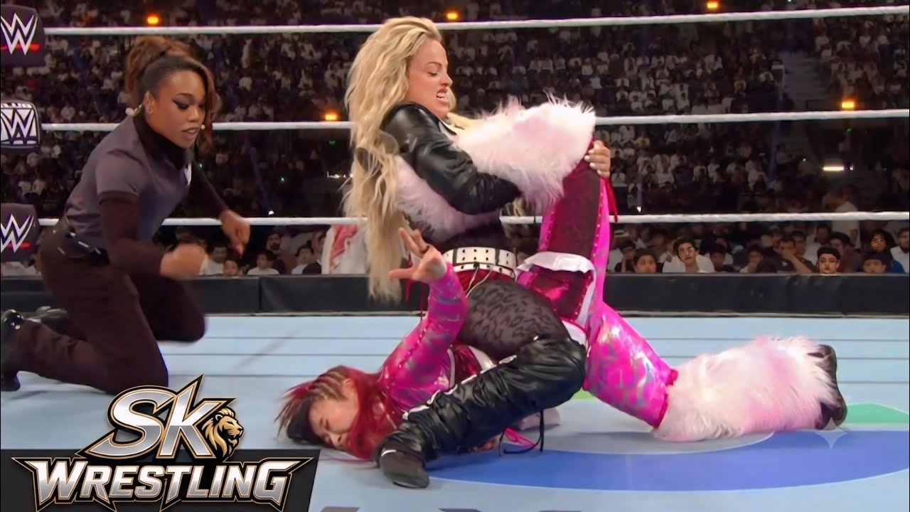Liv Morgan vs Iyo Sky woman wrestling #wwe #wrestlingfuture #livforever #livmorgan #wrestling