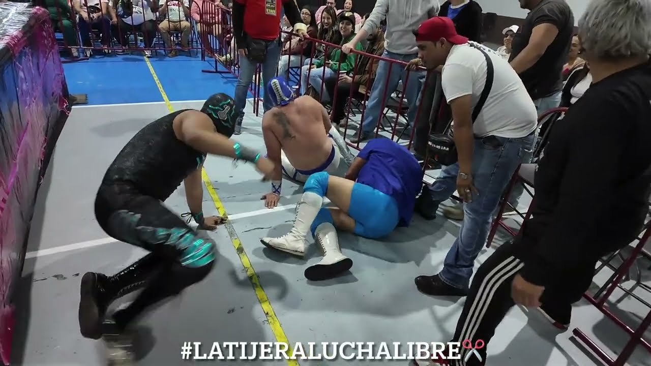 Primera lucha: Multiverso y Omniverso 🆚 Mosquetero del Diablo e Hijo de Paramédico background