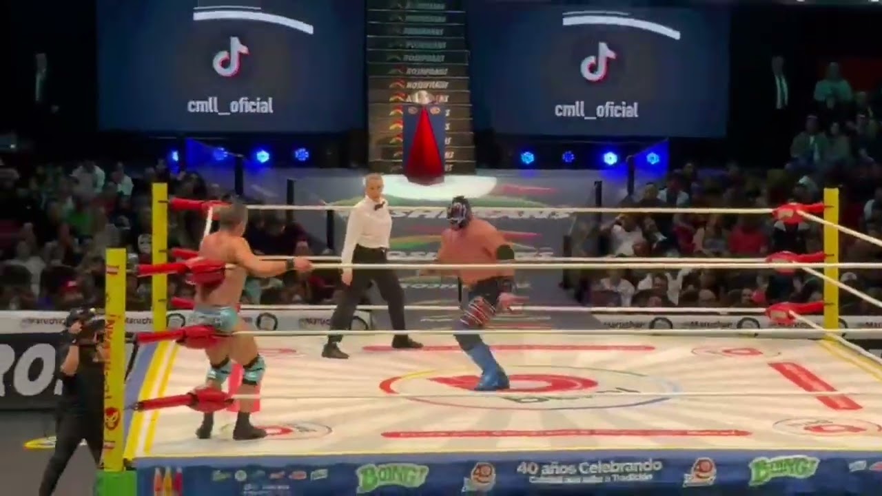 Leyenda de Plata: Hechicero 🆚 Roderick Strong background