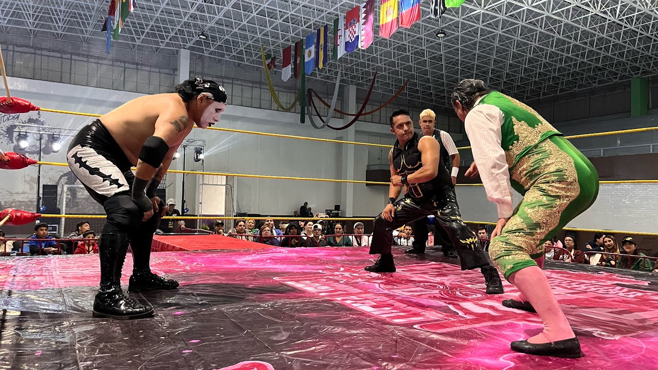 Triangular consagrados: Decnnis đ Charly Manson đ Novillero con Robles Promotions