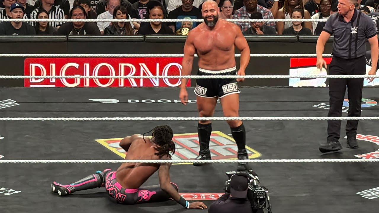 Rusev vs Je’Von Evans Full Match | WWE Monday Night Raw 7-27-26 background
