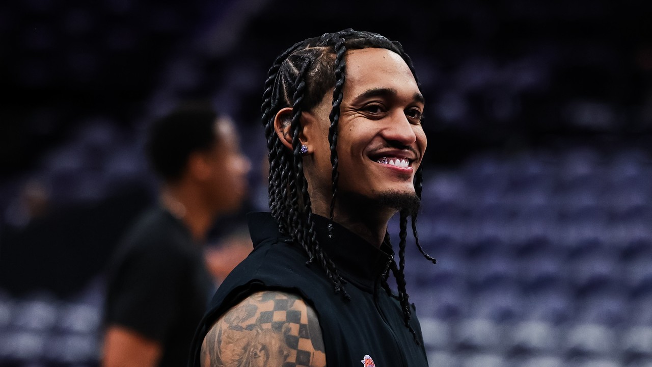 "This is home for me" | Jordan Clarkson discusses return to Utah with the Knicks background