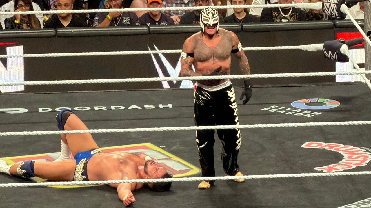 Rey Mysterio vs Ethan Page Full Match | WWE Monday Night Raw 7-27-26 background