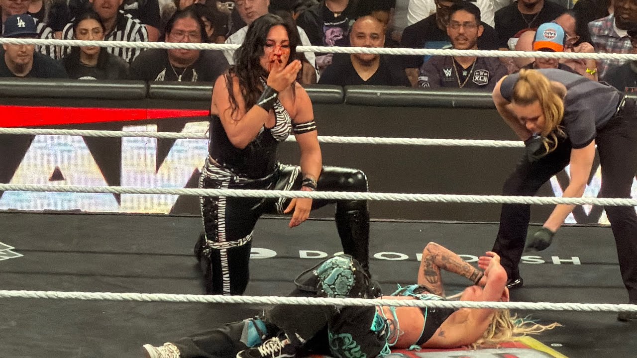 Liv Morgan Costs Sol Ruca IC Gold | WWE Monday Night Raw 7-27-26 background
