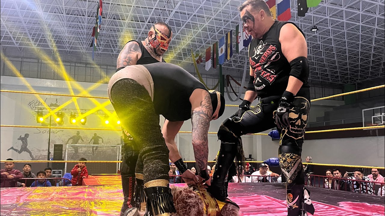 Lucha estelar Pirata Morgan, Rey Bucanero e Hijo Solitario 🆚 Tinieblas, Cris Stone y Cris Stone Jr