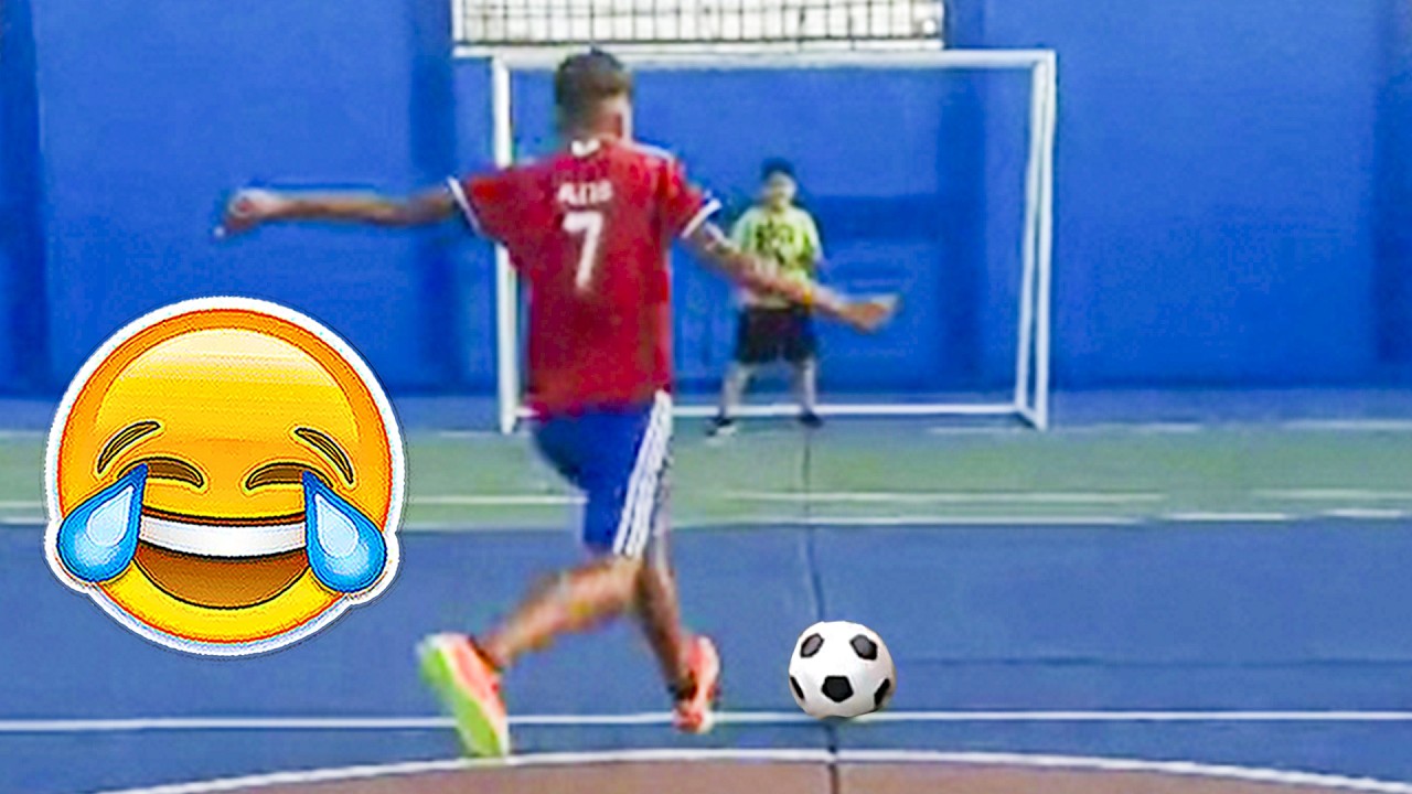 BEST KIDS FOOTBALL VIDEOS đ€Ł FAILS, SKILLS, GOALS, MEMES & MORE background