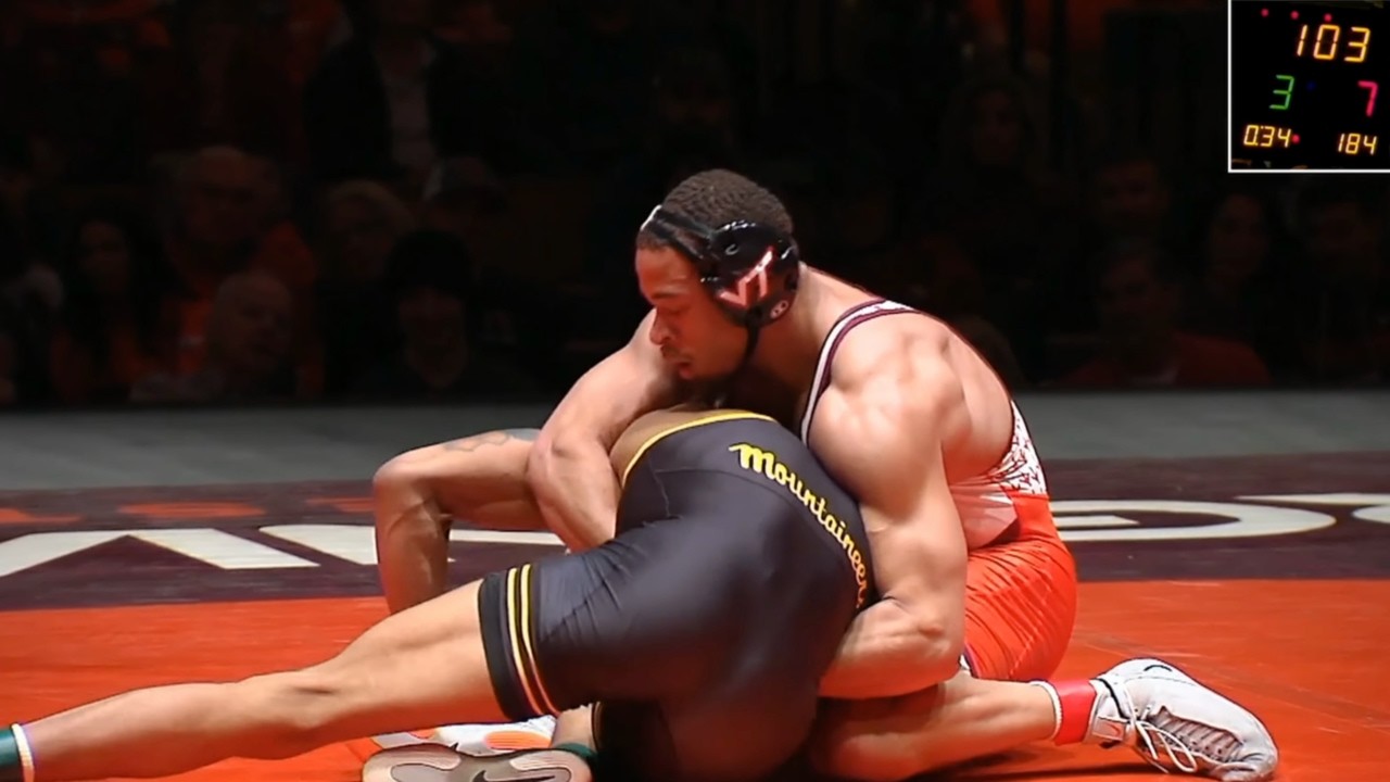 184lbs Jaden Bullock (Virginia Tech) vs Tomas Brooker (App State) background
