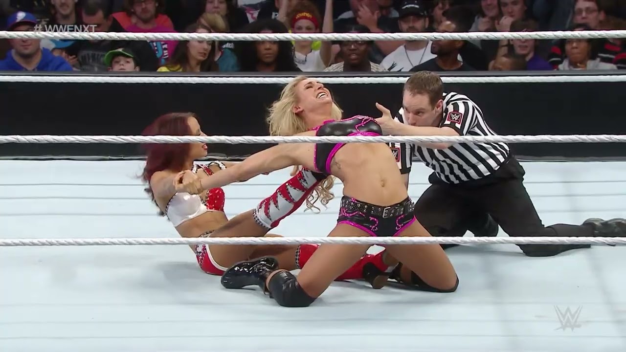 WWE Main Event Charlotte Flair vs Sasha Banks 12/30/14