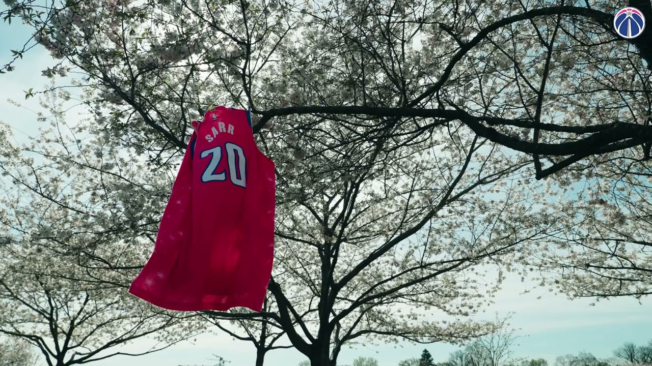 A uni made for this city ๐ธ background
