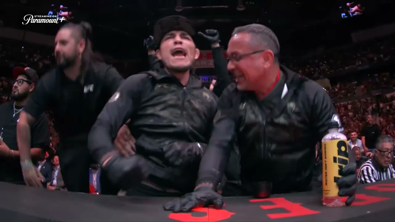 Crazy Rounds in the UFC! | MUST WATCH background