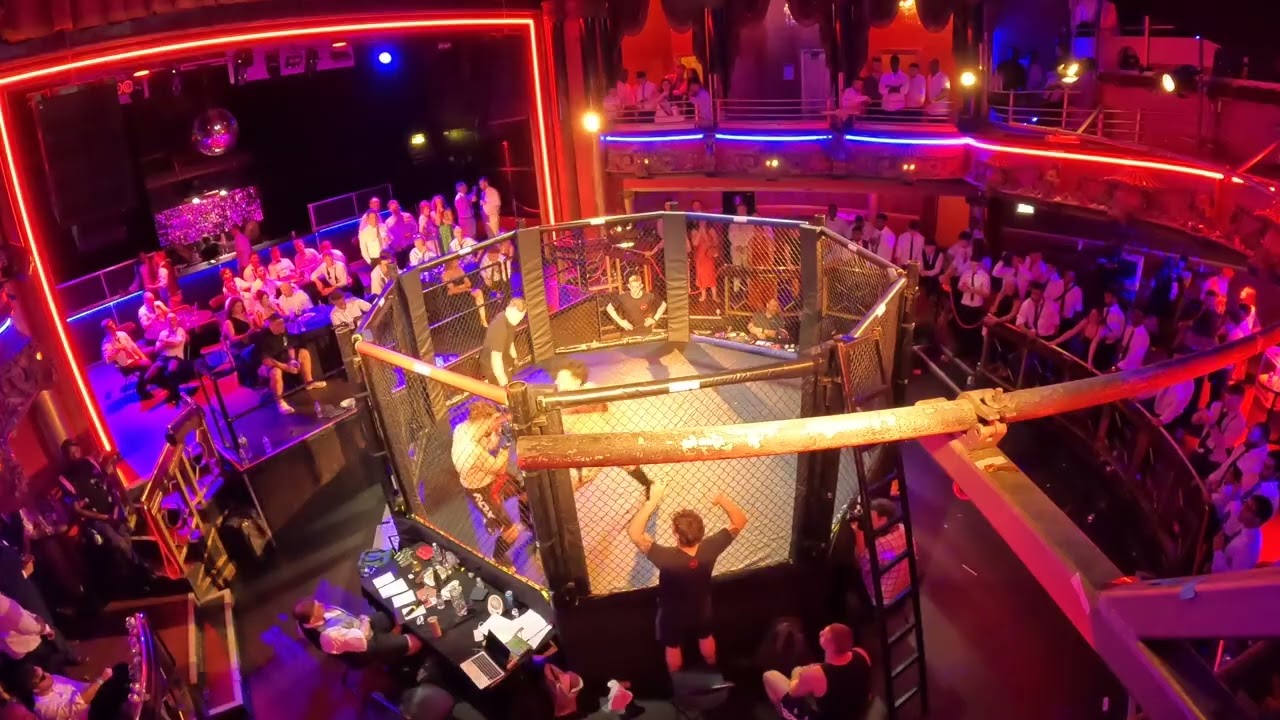 LONDON | ULTRA MMA | MANY MILLS VS RYAN SANDERS background