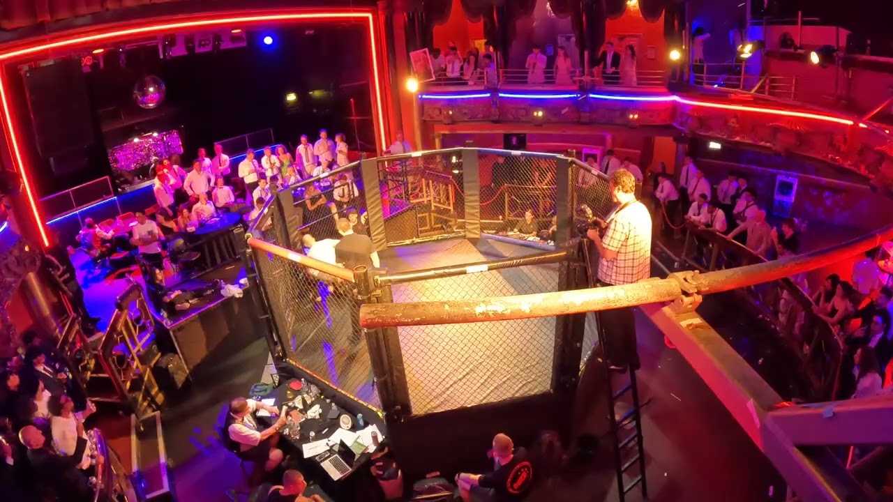 LONDON | ULTRA MMA | DUTCH DEVIL VS HEWAD JAGER YAHYA background