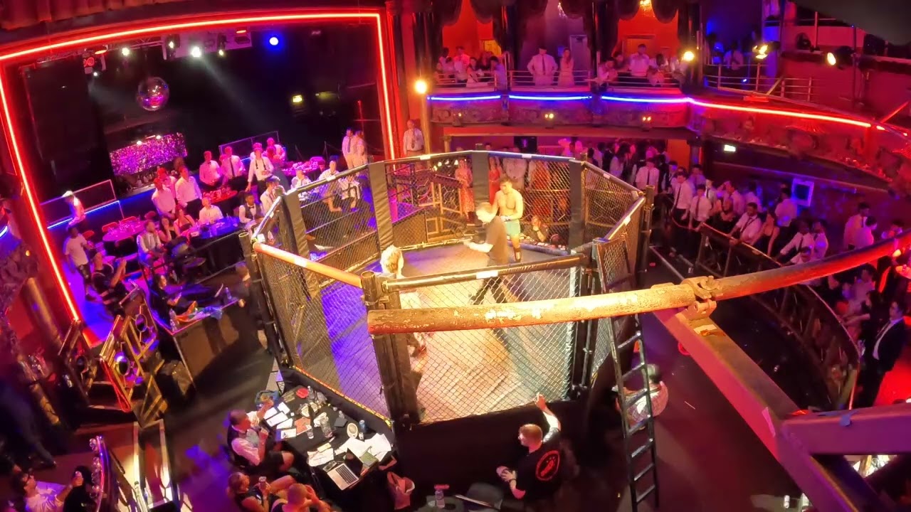 LONDON | ULTRA MMA | CALUM LUSTED VS DAMAKAYA background