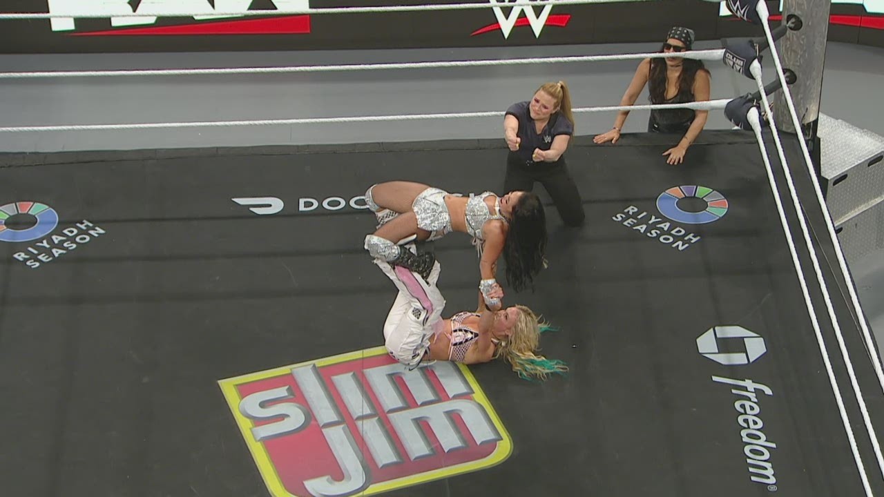 The Judgment Day beat down Sol Ruca: Raw highlights, Aug. 3, 2026 background