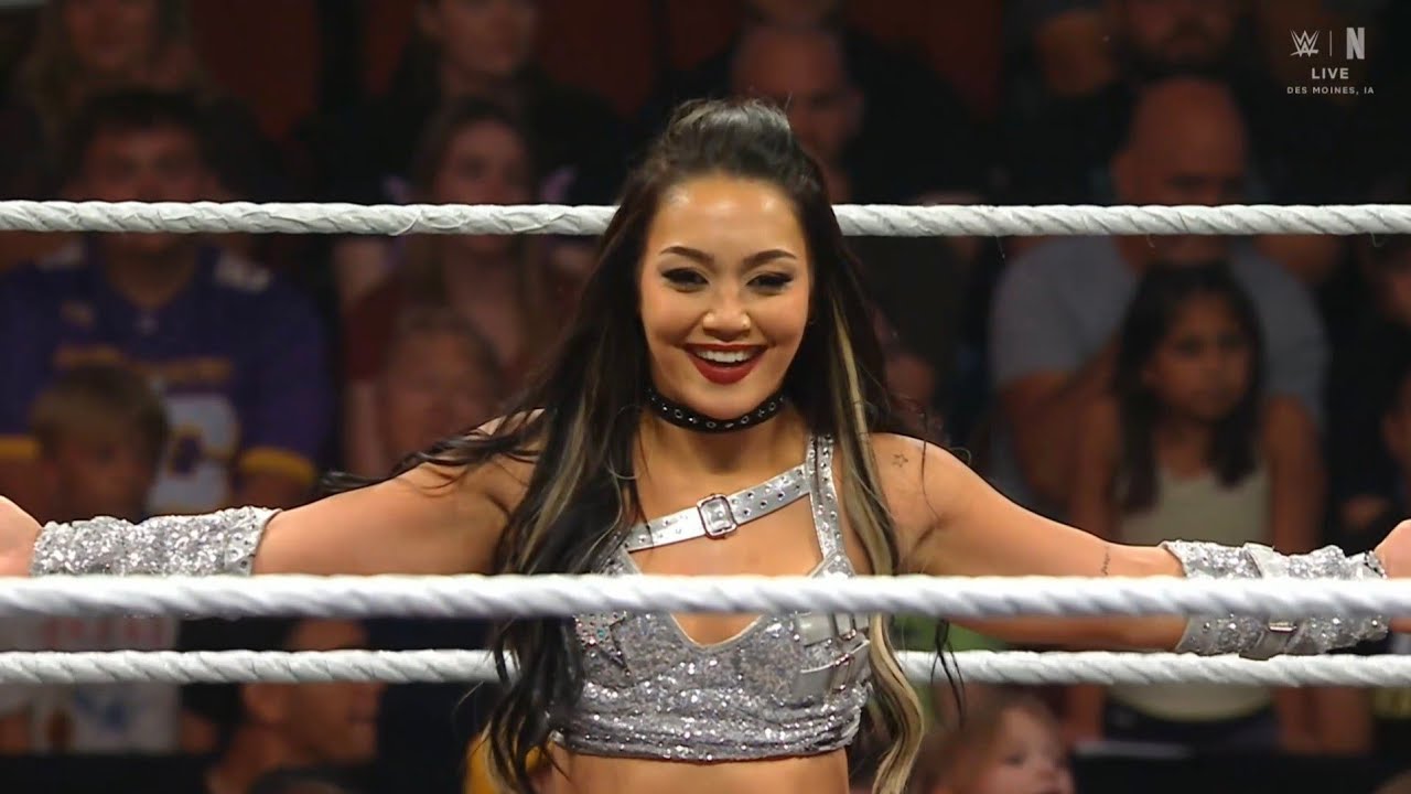 (1/2) Sol Ruca vs Roxanne Perez: Raw August 3 2026 background