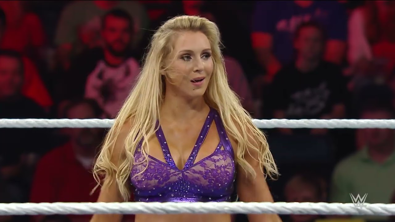 WWE Raw Brie Bella vs Charlotte 02/01/16