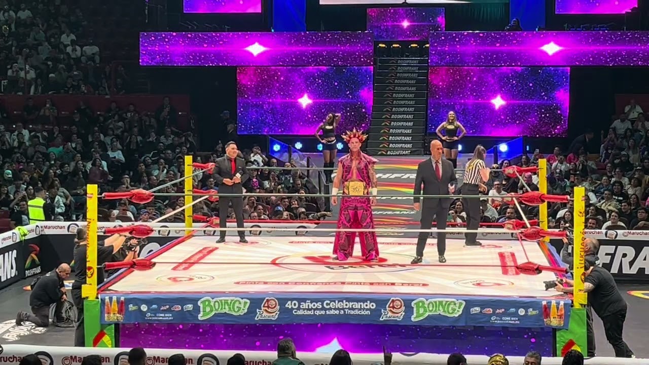 Don Callis encara al público mexicano presentando a Kyle Fletcher