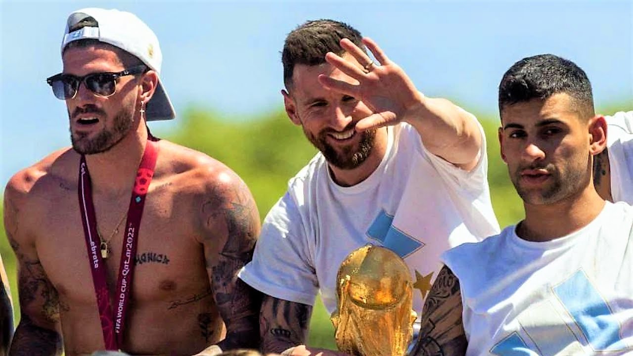 Wild Reaction To Lionel Messi & Argentina In Buenos Aires