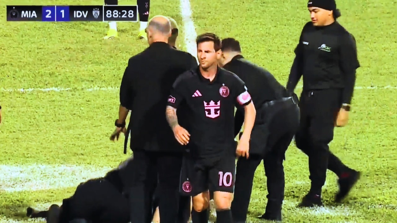 Lionel Messi vs Independiente 2026 | GOAL & FANS INVASION π₯