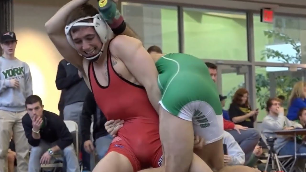 125 lbs Dylan Nuttall York v Andrew Roden SUNY Cortland background