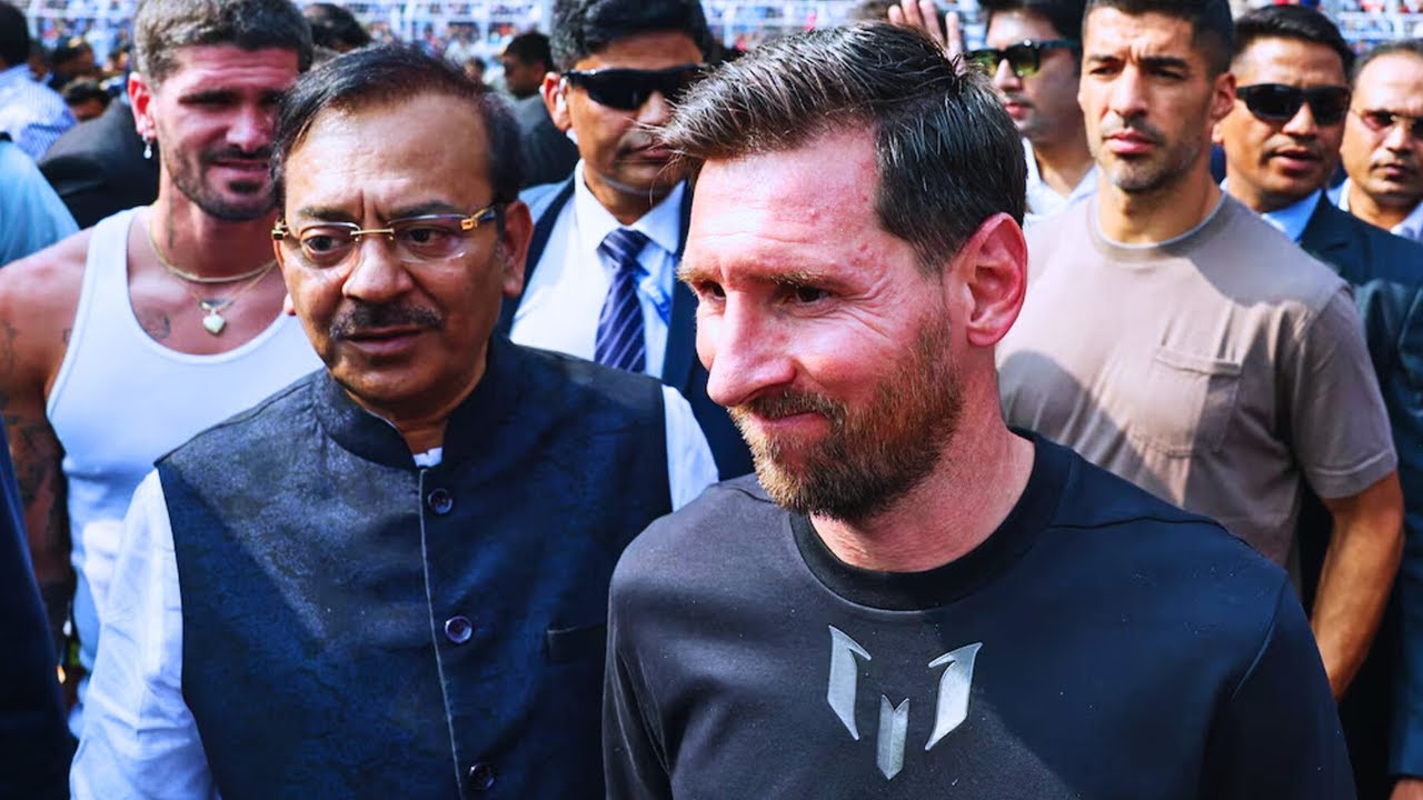 Lionel Messi Visits India | Fans Go Crazy background