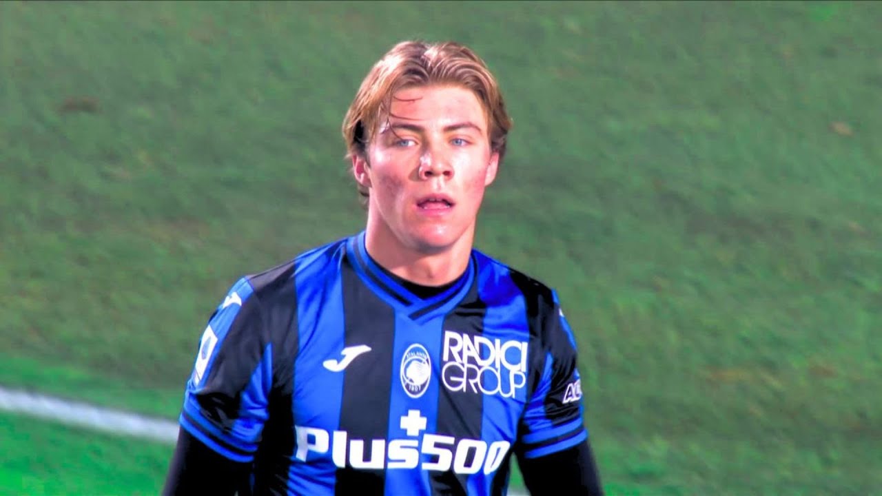 Rasmus Højlund showed extreme potential at Atalanta background