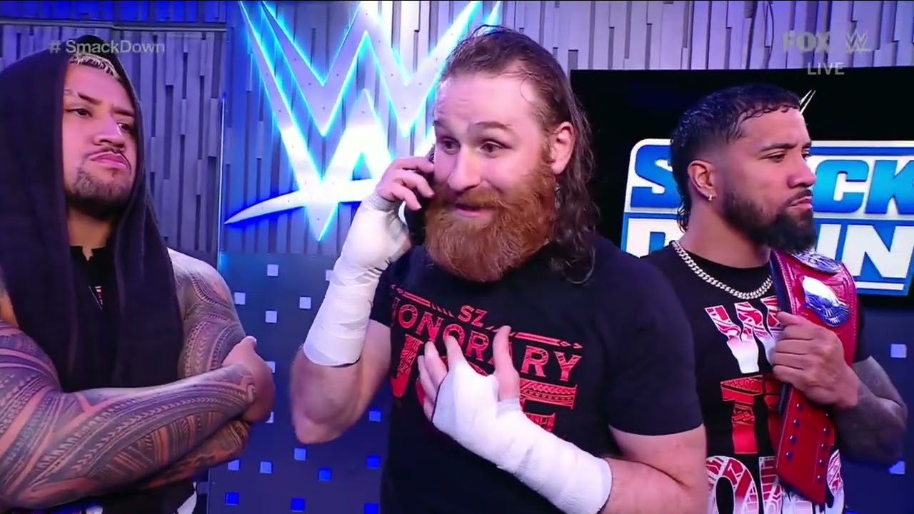 Roman Reigns Calls Sami Zayn Before His Match vs Kofi Kingston - WWE Smackdown 10/14/22 background