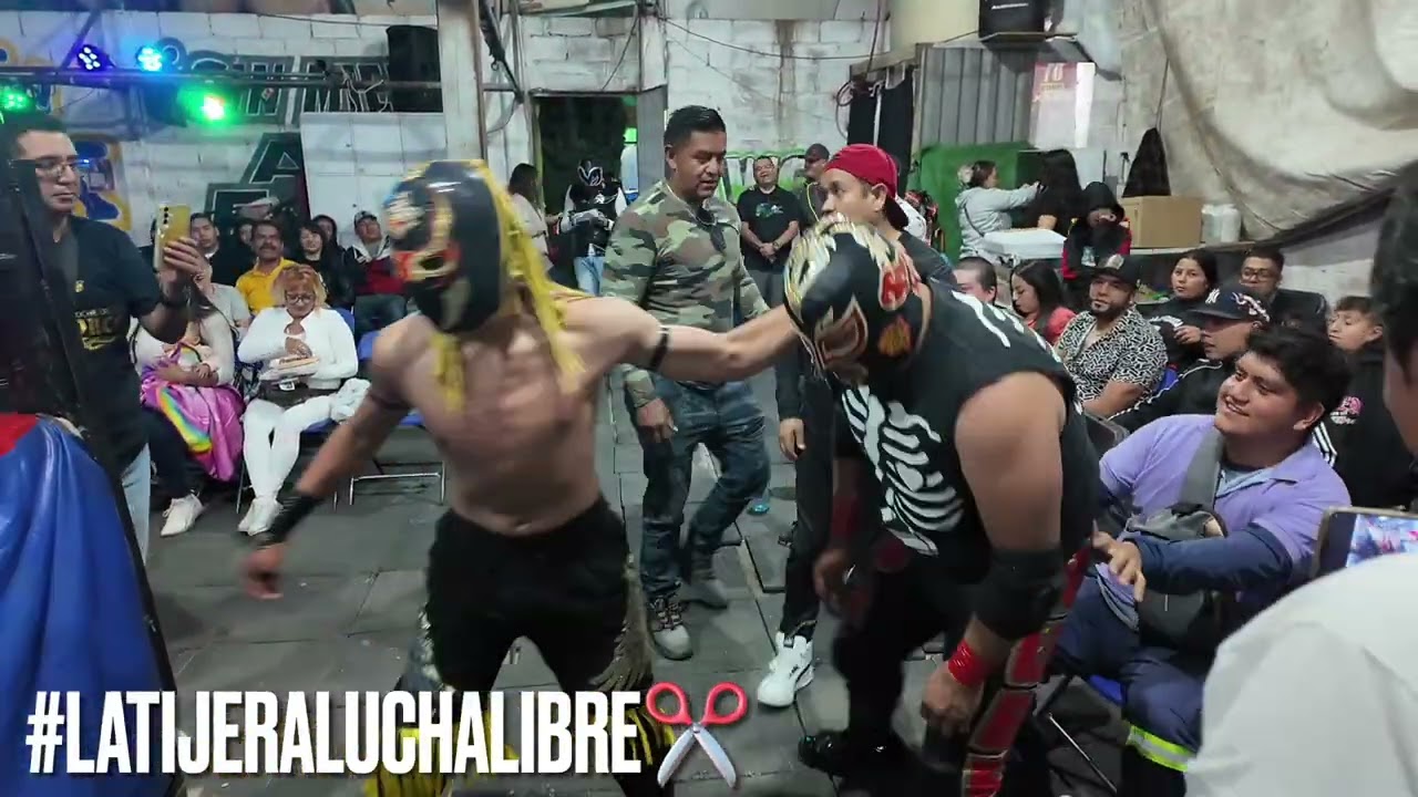 CWC: Legendario 🆚 Nube Roja Jr. background