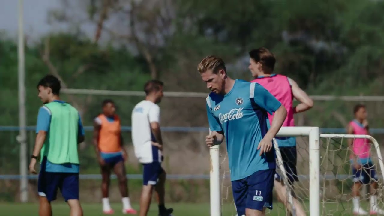 INSIDE TRAINING | Gli azzurri si preparano in vista di #GenoaNapoli background