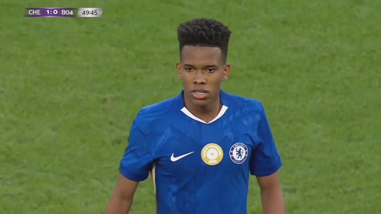 Estevao Willian Chelsea DEBUT vs Bayer Leverkusen | 25/26 background