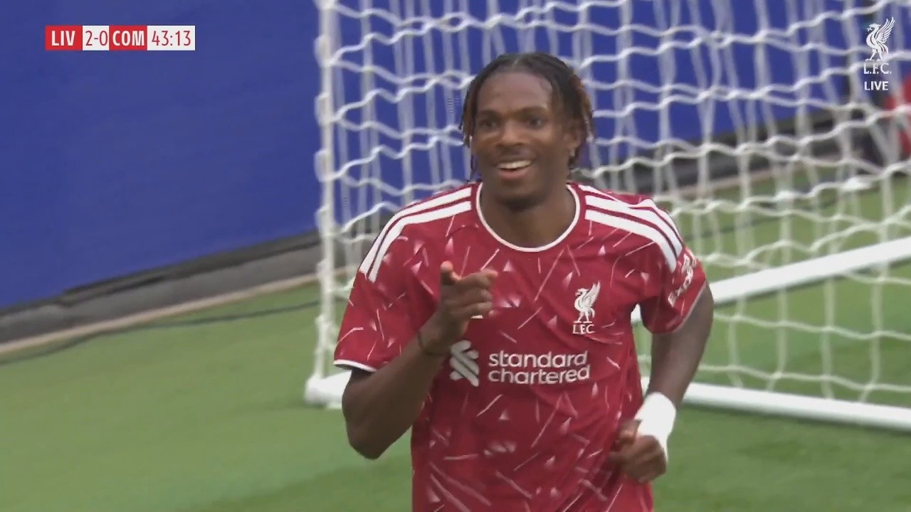 Jeremy Jacquet Liverpool DEBUT vs Como | 26/27 background