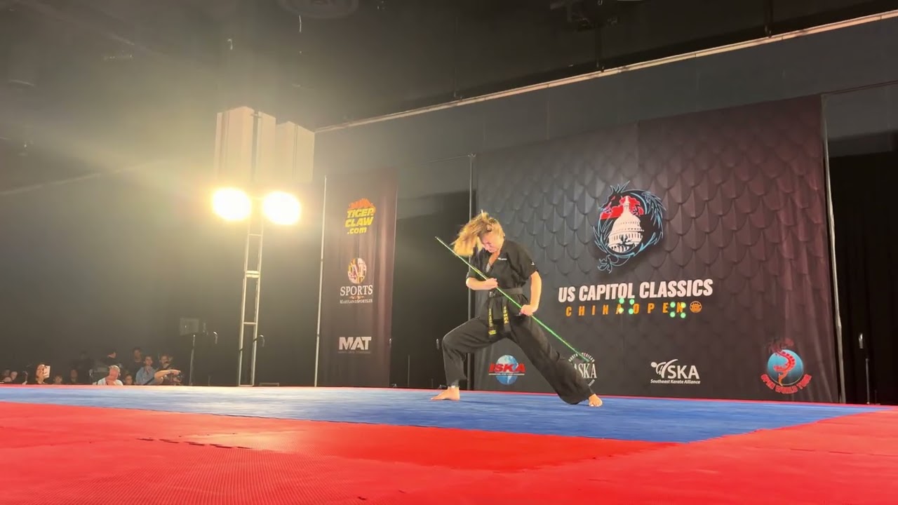 Averi Presley Womens CMX Weapons Overall Grand Championship background