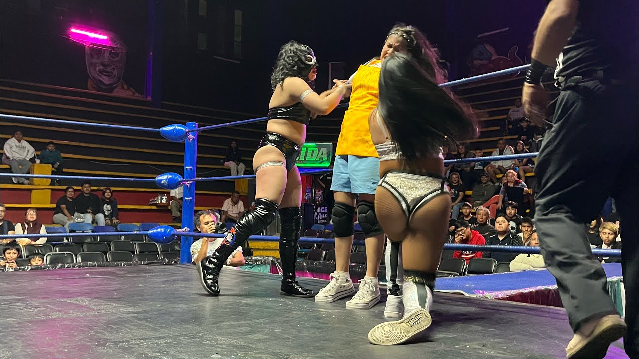 Lucha femenil Las Lavanderas I y II 🆚 Sinapsis y Andressa del Rey en la Arena Neza background