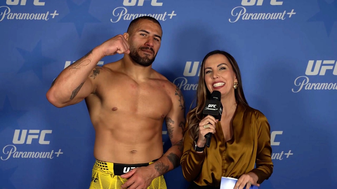 Vitor Petrino: "Eu quero uma luta de cinco rounds" | UFC Sacramento background