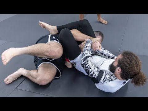 1-34 ISSAM NAHLAWI (10th Planet Beirut) vs Yazen Alhomsi (INGLORIOUS) | Intermediate ABSOLUTE background