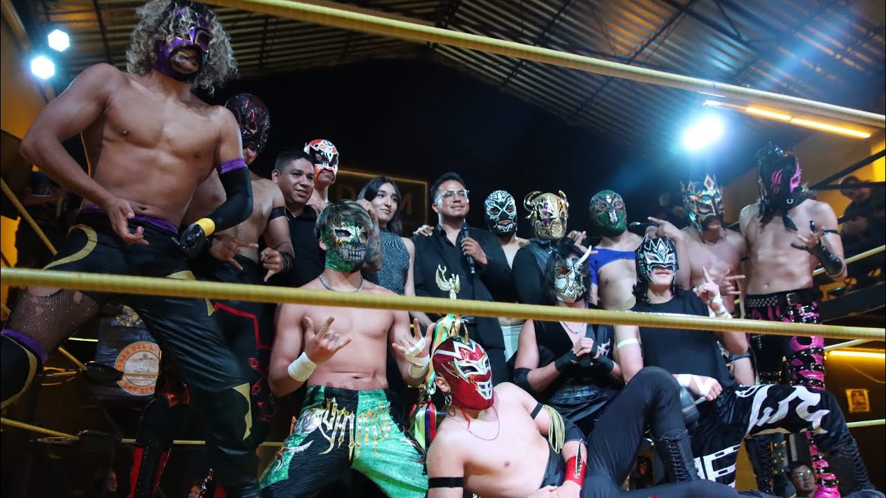 Batalla Campal Aérea por el Rey del Imperio en Lucha Rey background